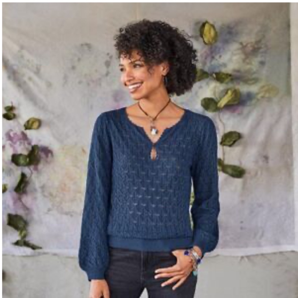 SUNDANCE “Lelia” Pointelle Crochet Knit LS V-Neck Keyhole Sweater SMALL/P Navy
